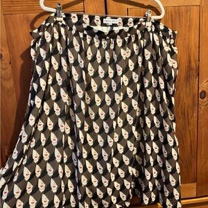 Black and White Graphic Patterned Skirt